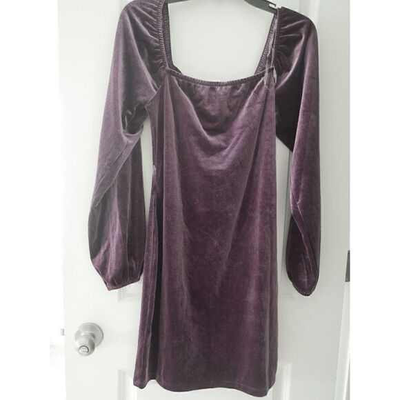 AND NOW THIS Women's Velvet Belted Raglan-Sleeve Dress Size M - Picture 4 of 5
